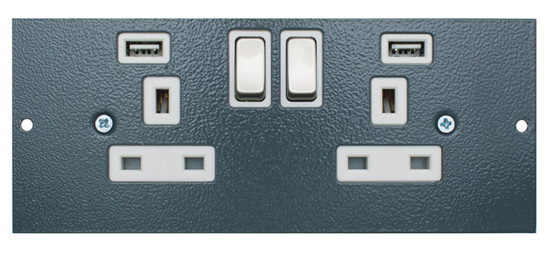 ST0300/USB - Twin Sockets with USB Plate